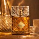 Fondo creativo del perfume Golden Elixir Reserve Riiffs Extrait de Parfum